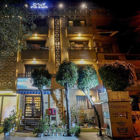 Cosy Grand, Chanakyapuri By The Cosy Hotels New Delhi Bagian luar foto