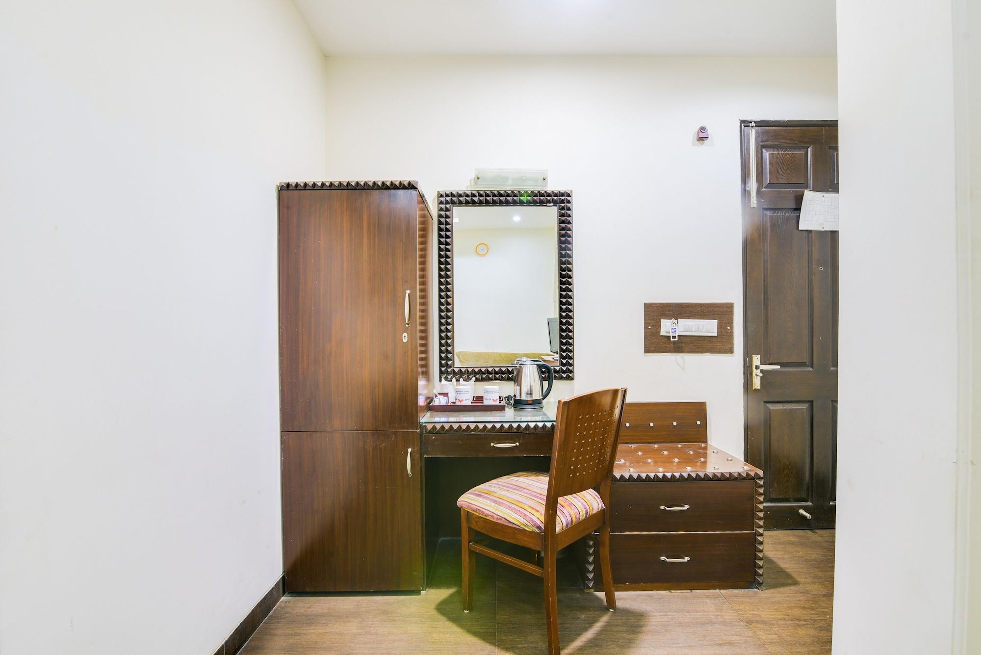 Cosy Grand, Chanakyapuri By The Cosy Hotels New Delhi Bagian luar foto