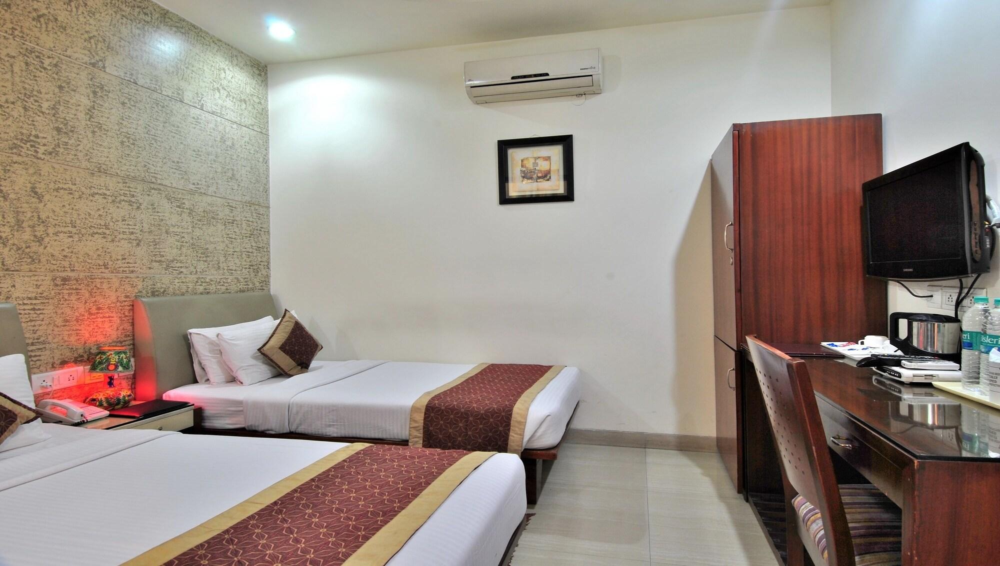 Cosy Grand, Chanakyapuri By The Cosy Hotels New Delhi Bagian luar foto