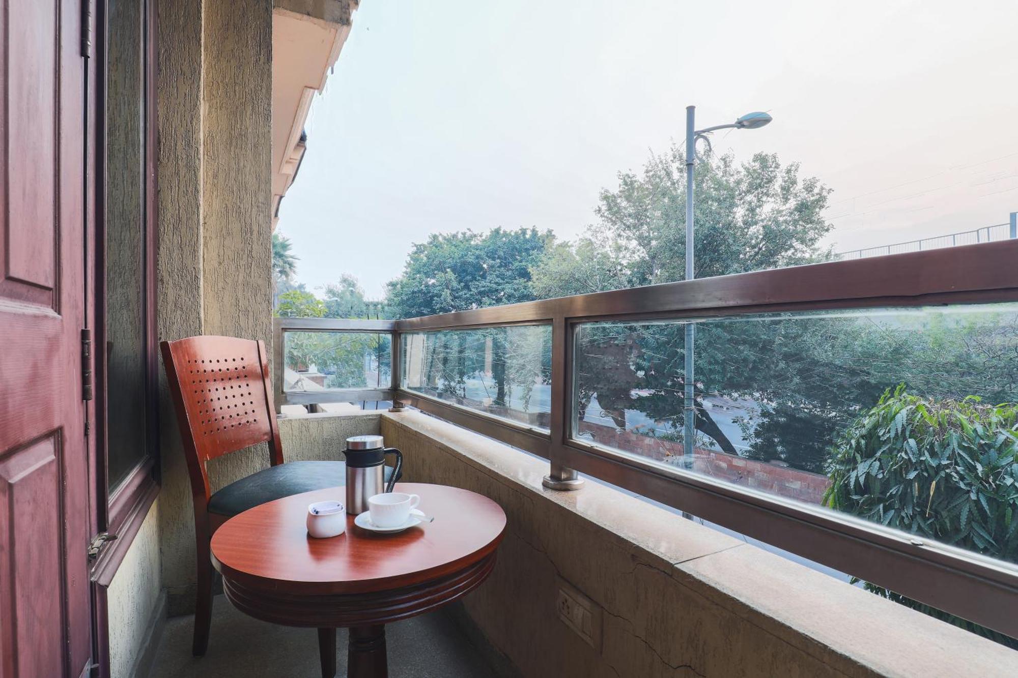 Cosy Grand, Chanakyapuri By The Cosy Hotels New Delhi Bagian luar foto