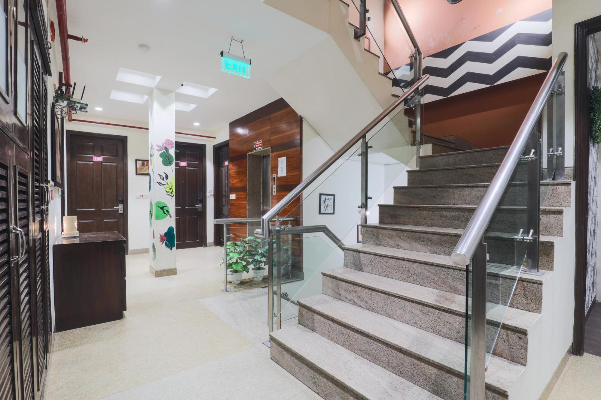 Cosy Grand, Chanakyapuri By The Cosy Hotels New Delhi Bagian luar foto