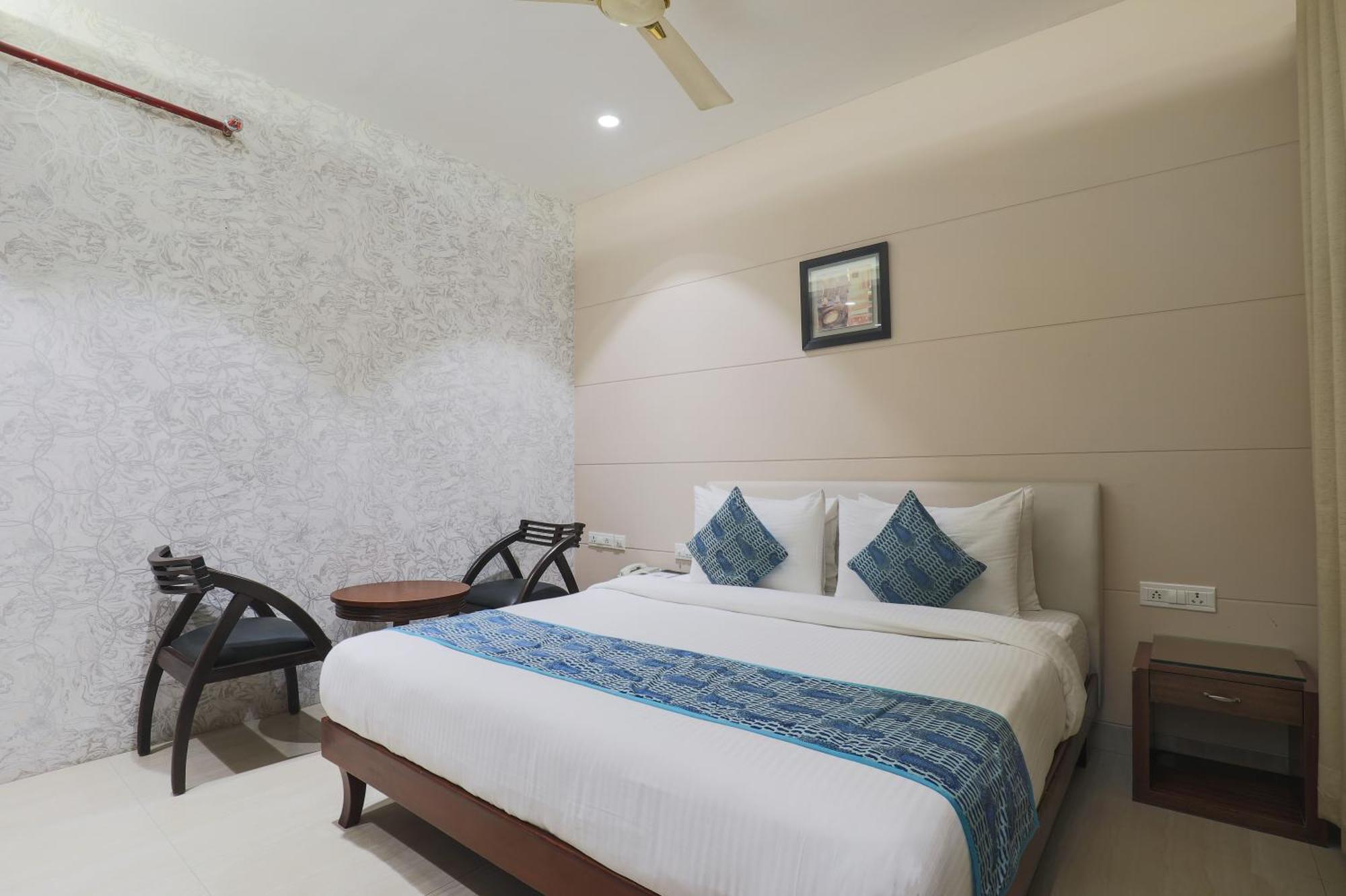Cosy Grand, Chanakyapuri By The Cosy Hotels New Delhi Bagian luar foto