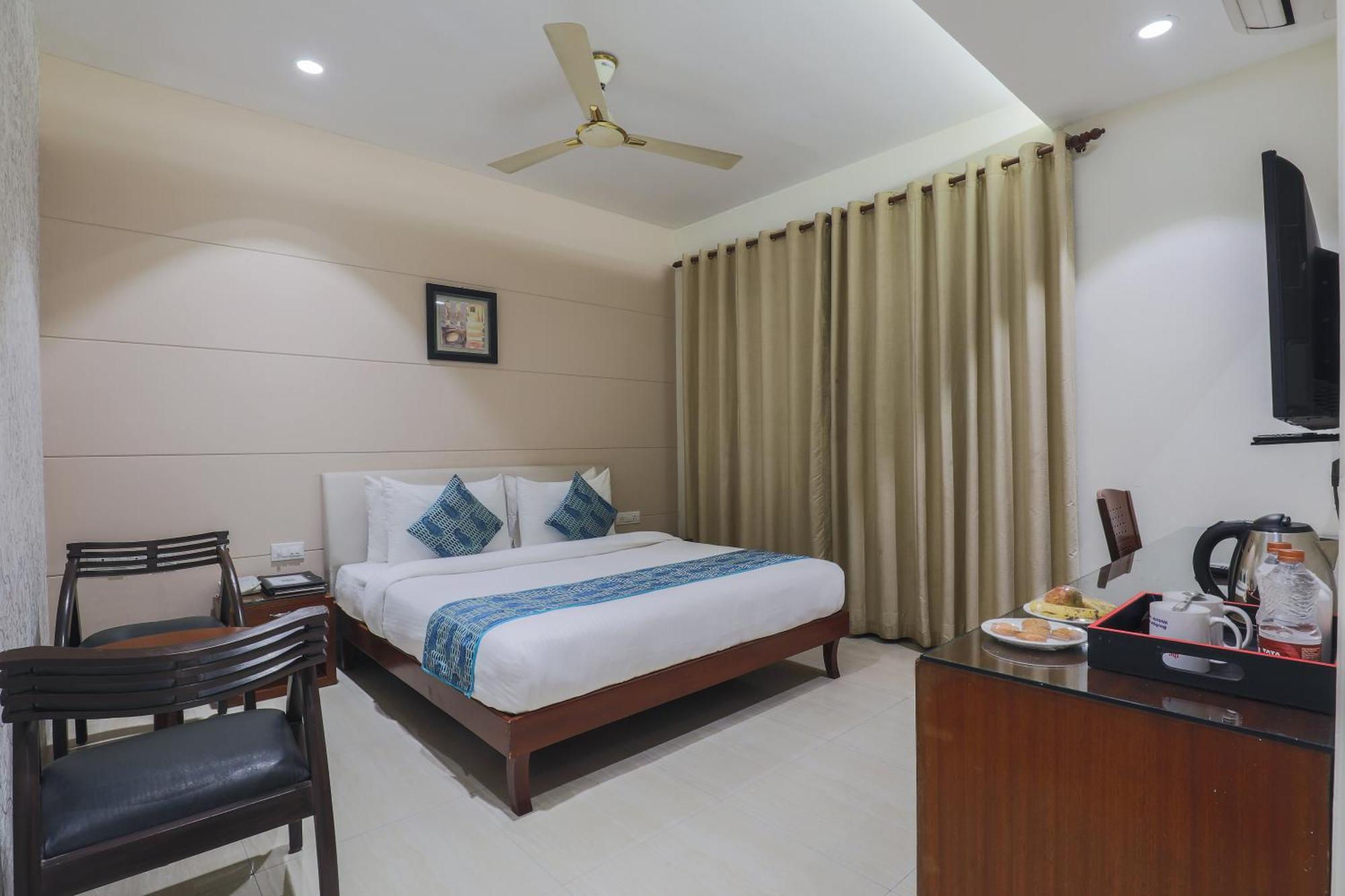 Cosy Grand, Chanakyapuri By The Cosy Hotels New Delhi Bagian luar foto