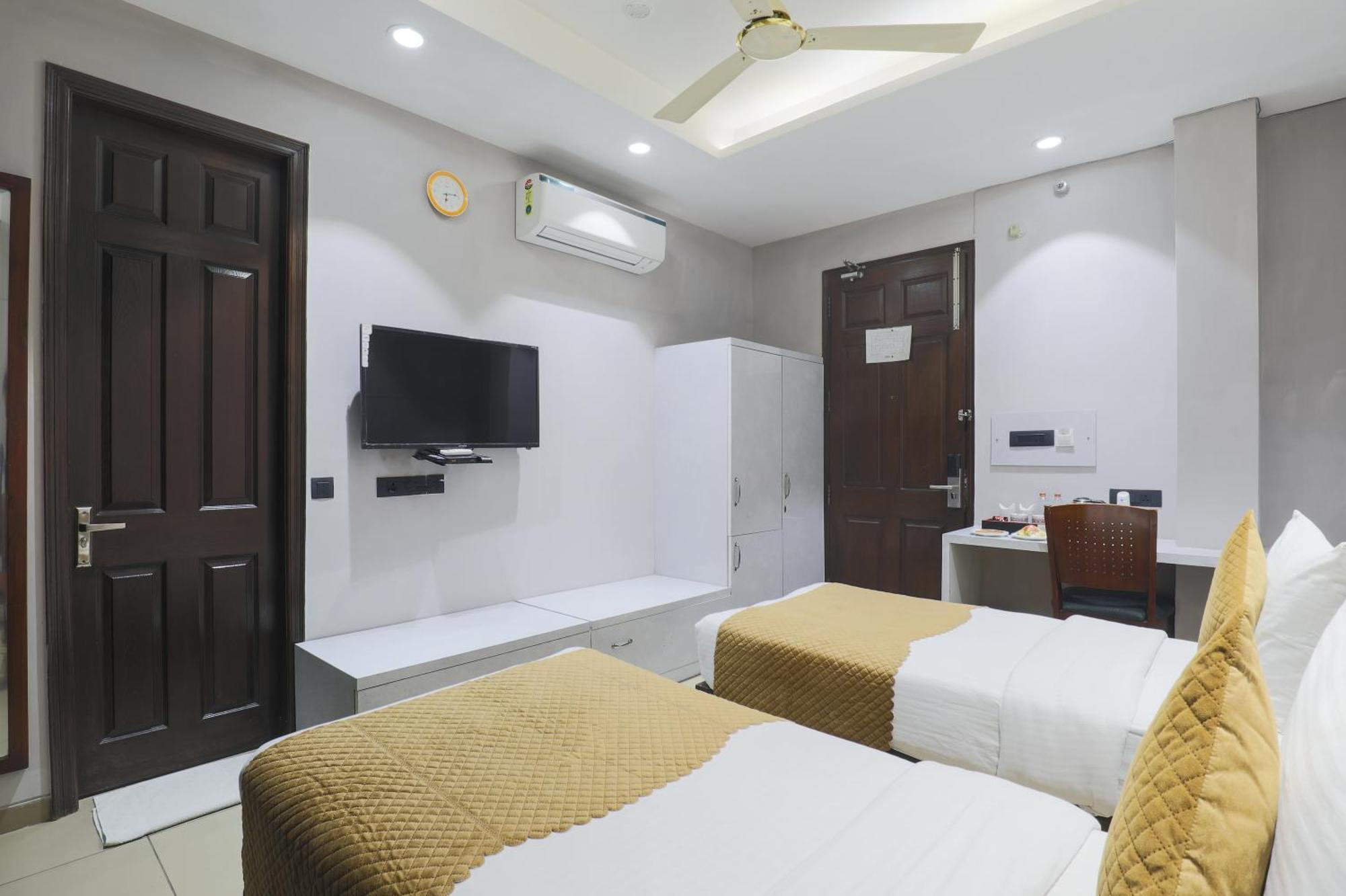 Cosy Grand, Chanakyapuri By The Cosy Hotels New Delhi Bagian luar foto