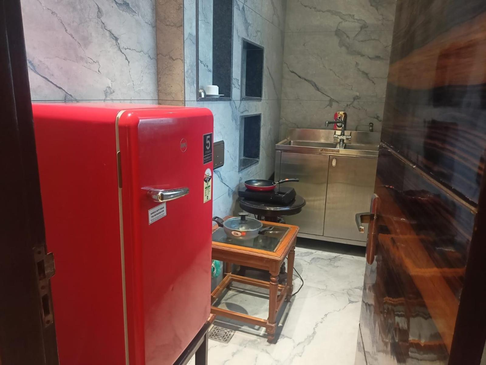 Cosy Grand, Chanakyapuri By The Cosy Hotels New Delhi Bagian luar foto